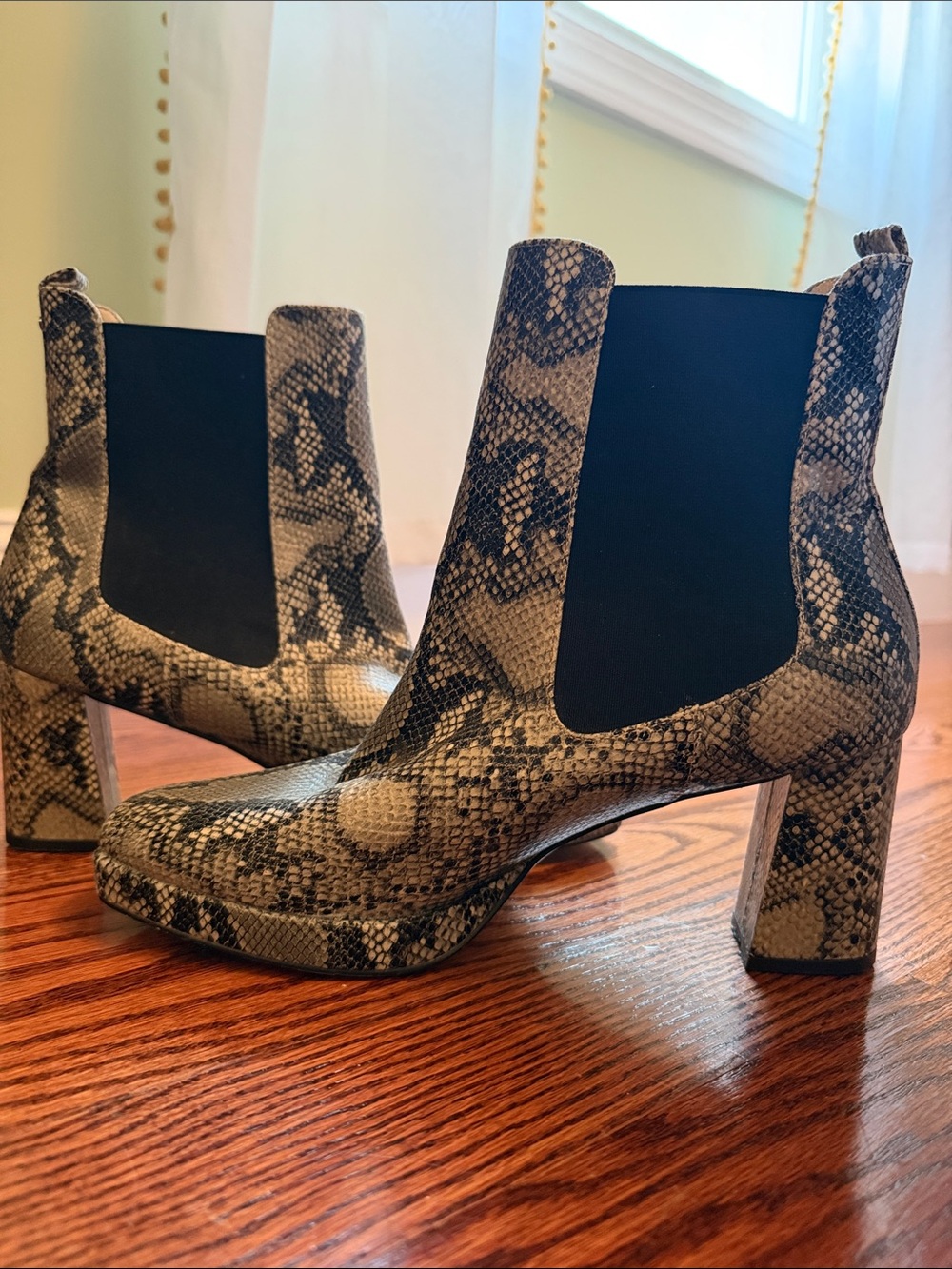 Snake-Print Chelsea Block Heel Ankle Boots - Women's Beige/Black
